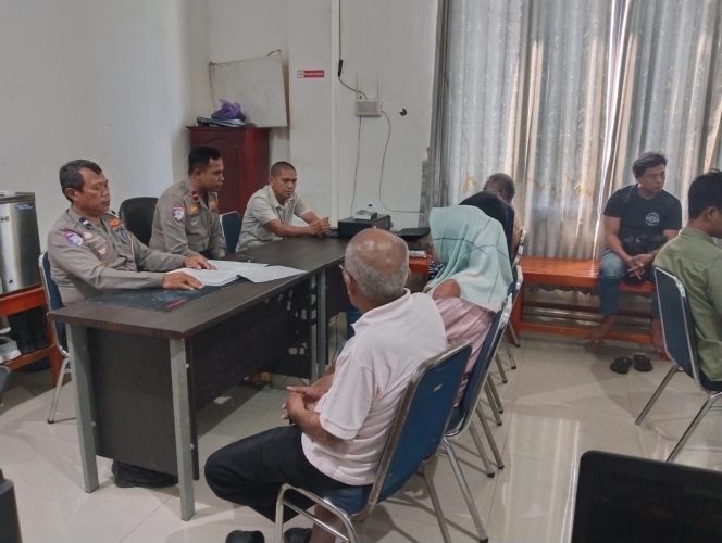 
 Satlantas Polres Bone Gelar Sidang Diversi Selesaikan Kasus Laka Lantas yang Libatkan Anak Dibawah Umur