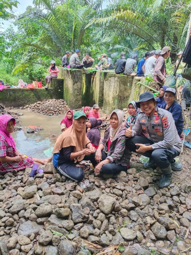 
 Semakin Hangat Bersama Warga, Kapolsek Bontocani Terus Jalin Komunikasi dan Pererat Silaturahmi