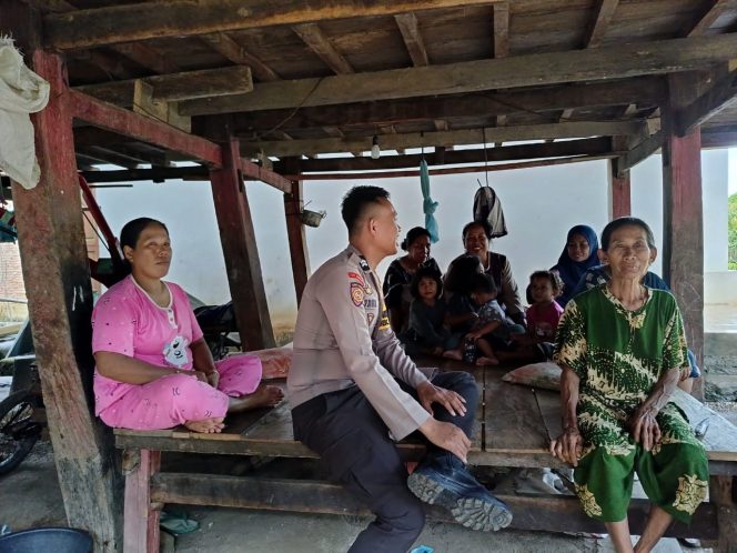 
 Bhabinkamtibmas Briptu Wahyudi Jalin Kemitraan Dengan Warga Binaan Lewat Sambang Dialogis