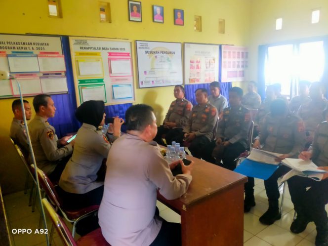 
 Kapolsek Sibulue Terima Kunjungan Tim Asistensi Bag SDM Polres Bone dan Penilaian Lomba Kebersihan Mako