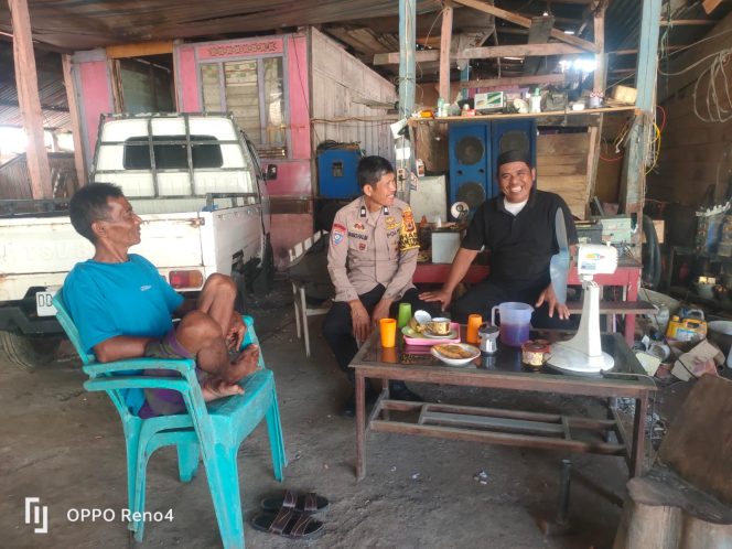 
 Aktif Menyapa Warga, Aiptu Baso Halim Jaga Kondusivitas Wilayah Binaan