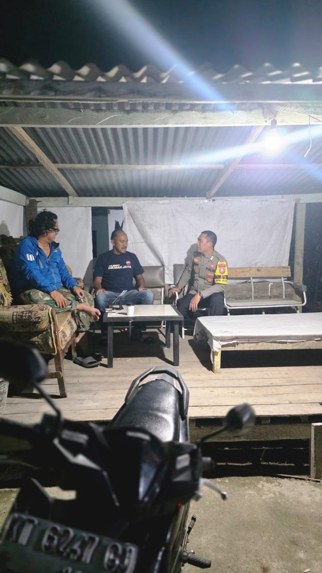 
 Wujud Pengabdian kepada Warga, Bhabinkamtibmas Intensifkan Sambang Wilayah