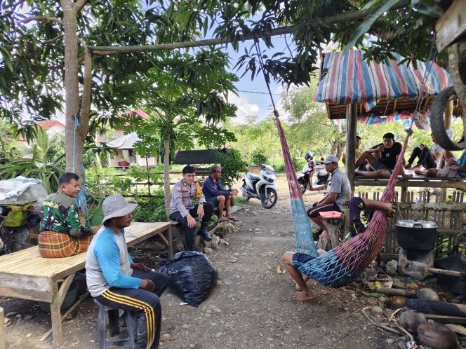 
 Bripka Tenri Lesang Konsisten Sambang Warga, Perkuat Kehadiran Polri di Wilayah Binaan