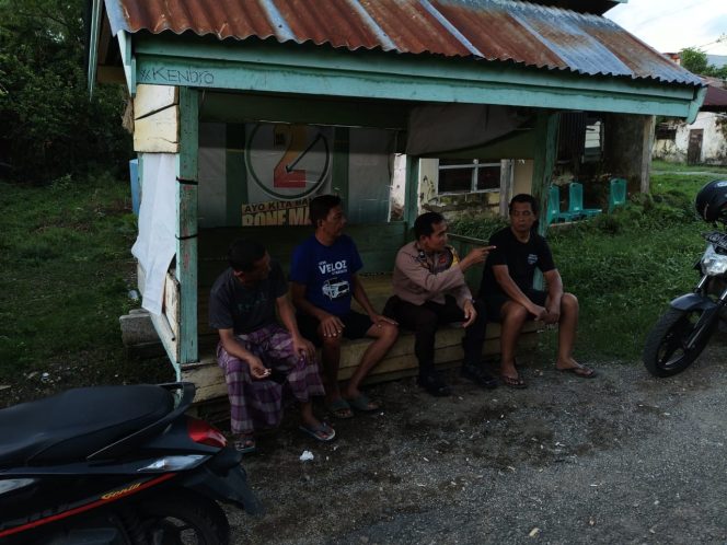 
 Warga dan Polri Bersinergi, Aiptu Muhammad Aras Patarai Pantau Aktivitas Satkamling BTN Lonrae