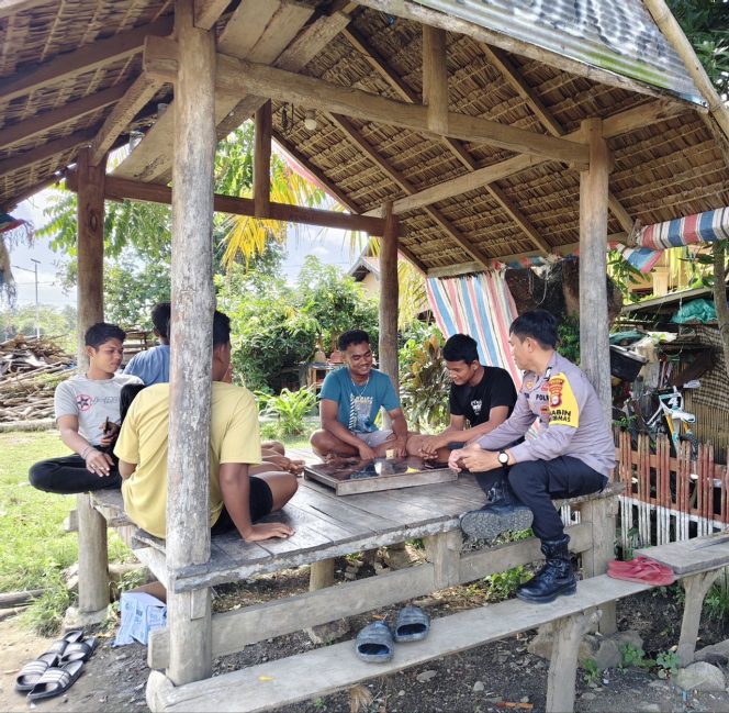 
 Bripka Tenri Lesang Tingkatkan Peran Satkamling, Ajak Warga Bersama Jaga Keamanan Lingkungan