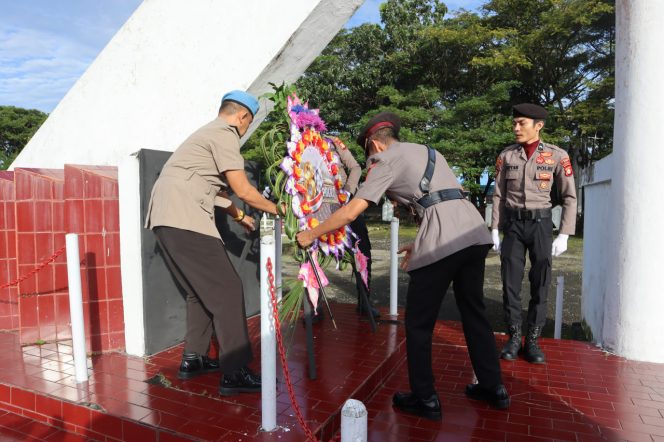 
 Polres Bone Gelar Ziarah Rombongan dan Tabur Bunga Sambut Hari Bhayangkara ke-80 Tahun 2026