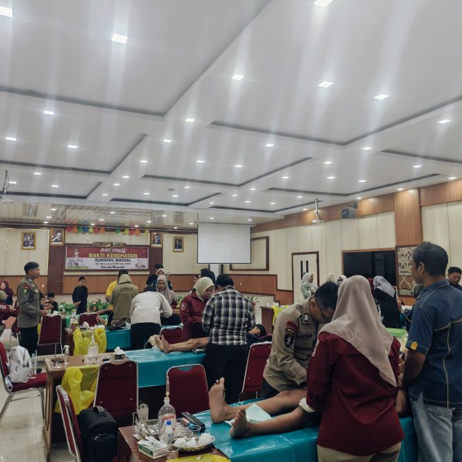 
 Polres Bone Gelar Bakti Kesehatan Sunnatan Massal Sambut Hari Bhayangkara ke-80