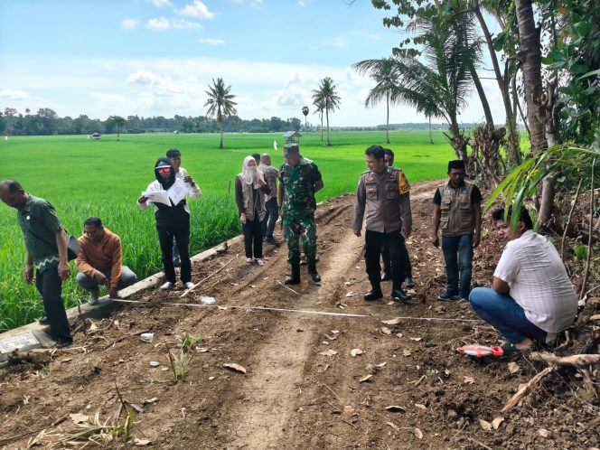 
 Bripka Saharuddin Hadir Tutur Memantau Kegiatan Monev Penggunaan Dana Desa Sijelling