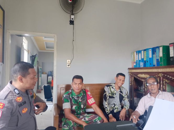 
 Cegah Gangguan Keamanan di Desa Binaan, Brigpol Sultan Kompak Lakukan Sambang Bersama Babinsa