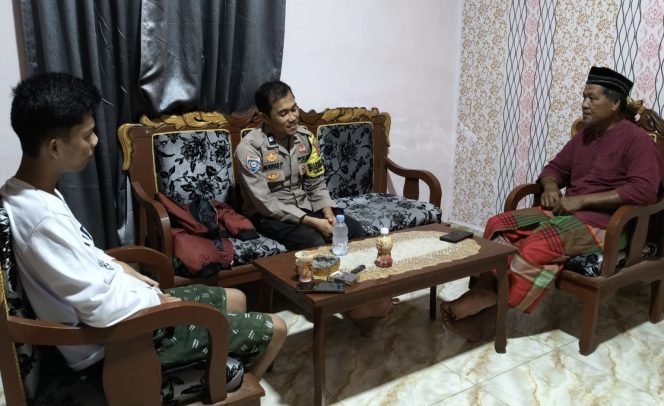 
 Door to Door System, Aiptu Muhammad Aras Patarai Perkuat Kedekatan dengan Warga