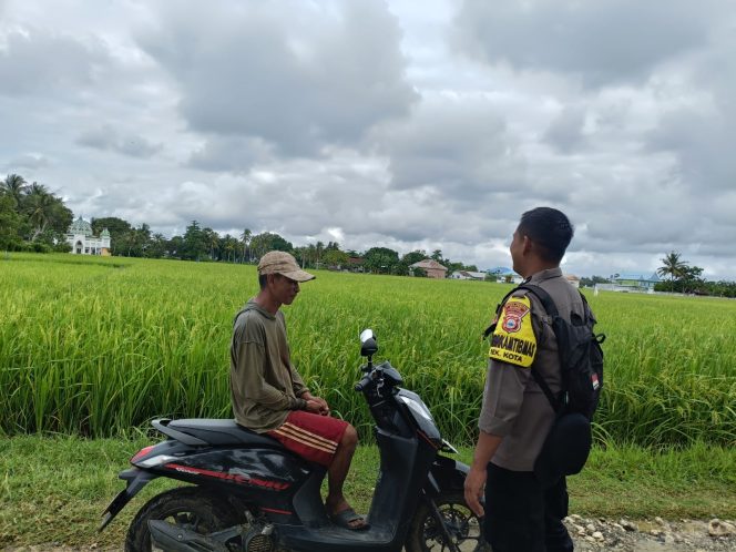 
 Sambang Aktif Aipda Hamdan, Bukti Keseriusan Bhabinkamtibmas Menjaga Wilayah Binaan