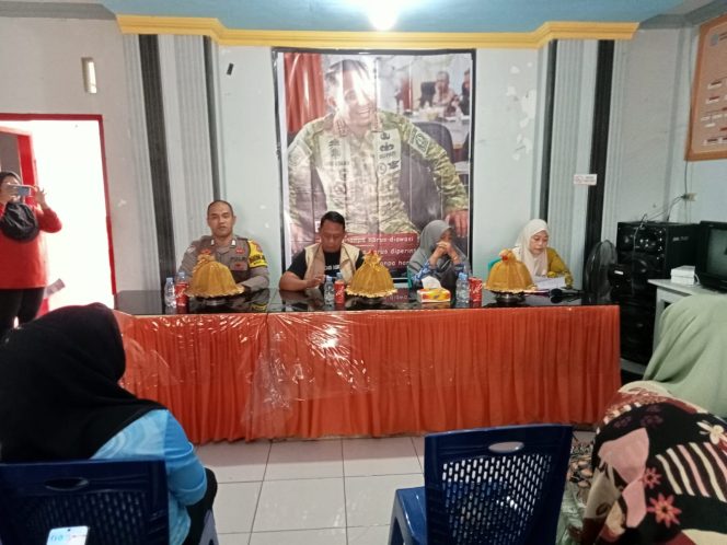 
 Perkuat Kolaborasi, Bhabinkamtibmas Hadir dalam Rapat Koordinasi di Kelurahan Mattirowalie