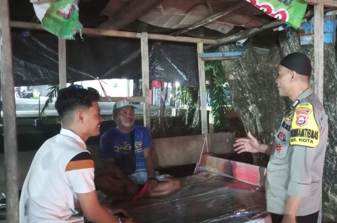 
 Melalui Sambang Rutin, Bripka Muh. Tachdir Perkokoh Sinergi dalam Menjaga Kamtibmas
