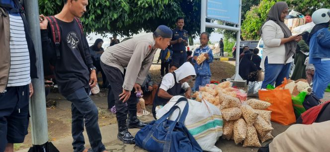 
 Beri Rasa Aman Kepada Pengguna Jasa , Lakukan Pelayanan Di Rumpdoor Kapal
