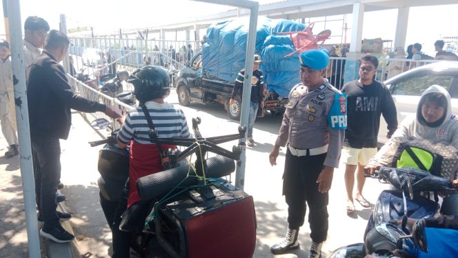 
 Beri Rasa Aman Kepada Pengguna Jasa , Lakukan Pelayanan Di Rumpdoor Kapal