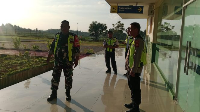 
 ‎Polsek Awangpone Mengamankan Penerbangan Menuju Balikpapan Pada Senin Pekan Kedua Juli 2026