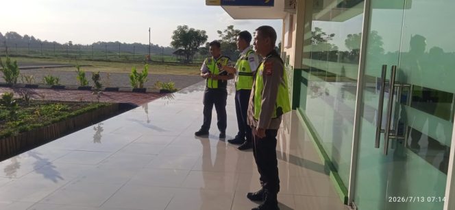 
 ‎Polsek Awangpone Mengamankan Penerbangan Menuju Makassar Pada Senin Pekan Kedua Juli 2026