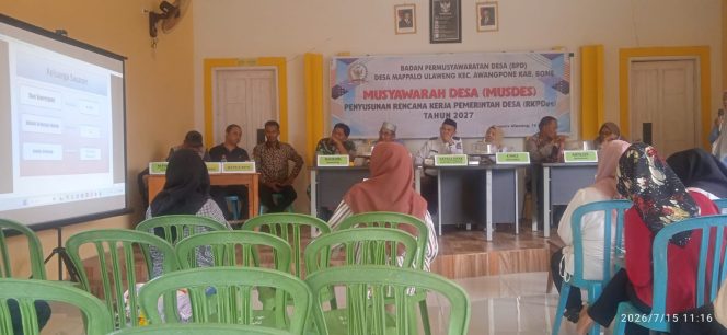 
 ‎Kapolsek Awangpone Hadiri Musyawarah Desa Pembentukan Tim Penyusun RKPDes Tahun 2027 di Desa Mappalo Ulaweng