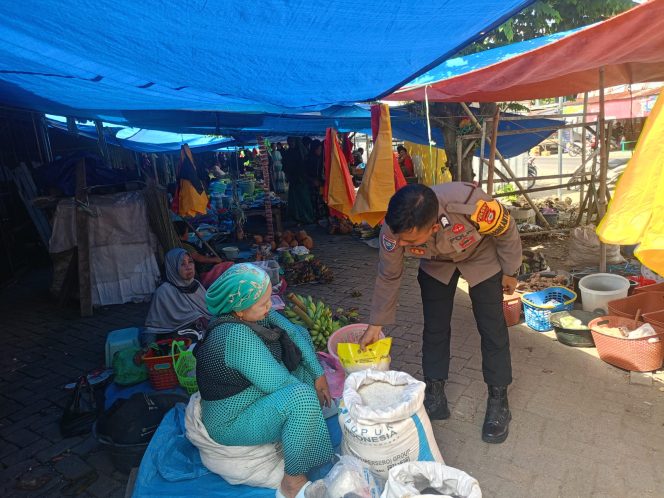 
 ‎Kepolisian Sektor Awangpone Polres Bone Melaksanakan Pemantauan Harga di Pasar Paccing