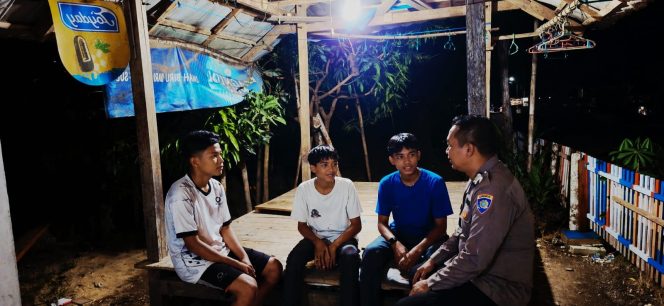
 Bhabinkamtibmas Berikan Himbauan kepada Remaja tentang Bahaya Judi Online