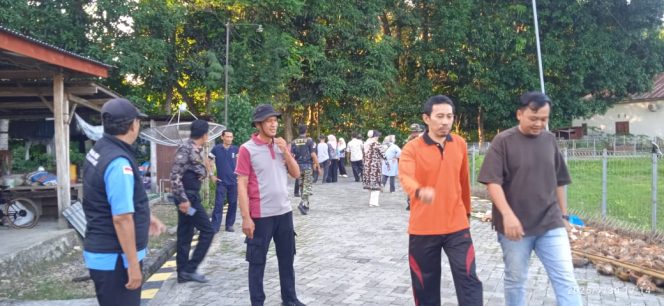 
 ‎Polsek Awangpone Bersama Koramil Awangpone Intensifkan Latihan Gerak Jalan ASN Kecamatan Awangpone Hari Kedua