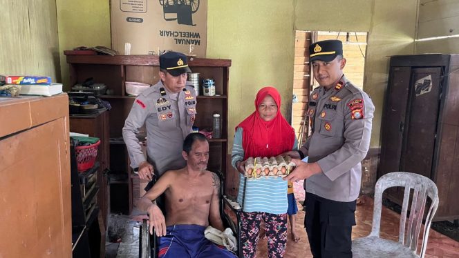 
 Polsek Palakka Berbagi, Berikan Bantuan kepada Warga Kurang Mampu