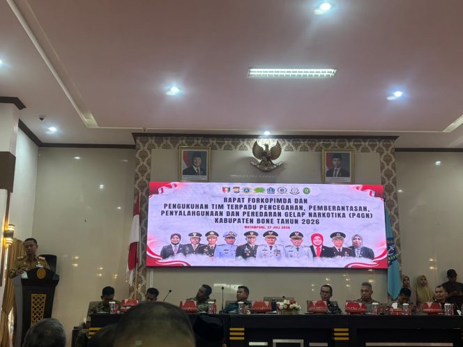 
 Kapolsek Lamuru Dikukuhkan Sebagai Anggota Tim Terpadu P4GN Kabupaten Bone