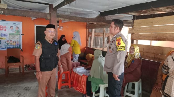 
 Sinergi untuk Masyarakat Sehat, Bripka Sultan Pantau Langsung Tracing TBC Terpadu