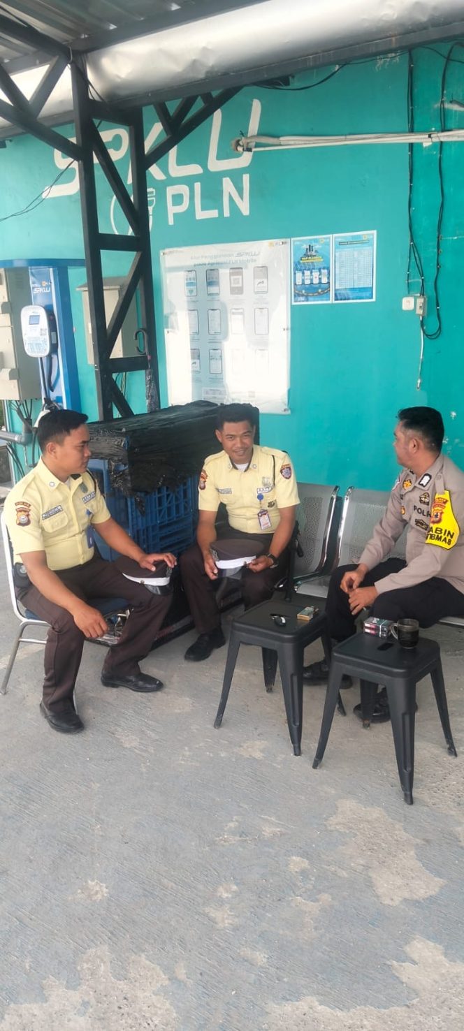 
 Sambang ke PLN, Wujud Komitmen Bhabinkamtibmas Menjaga Stabilitas Kamtibmas