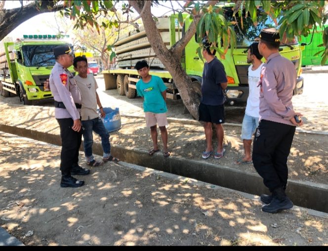 
 Temui Sopir Ekspedisi, Kapolsek Berikan Pesan Kamtibmas