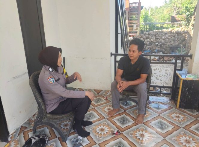 
 Sambang Desa, Bhabinkamtibmas ini Berupaya Wujudkan Desa yang Aman dan Kondusif
