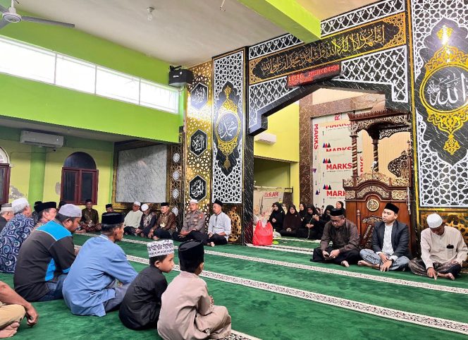 
 Pererat Silaturahmi dengan Warga, Bhabinkamtibmas Hadiri Peringatan Maulid Nabi Muhammad SAW Diwilayah Binaan
