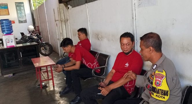 
 Dedikasi Bripka Muh. Tachdir Hadir Melalui Sambang di Wilayah Binaan