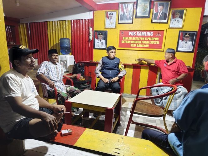
 Aipda Tenri Lesang Dorong Warga Bukaka Aktif Jaga Keamanan Lewat Satkamling,