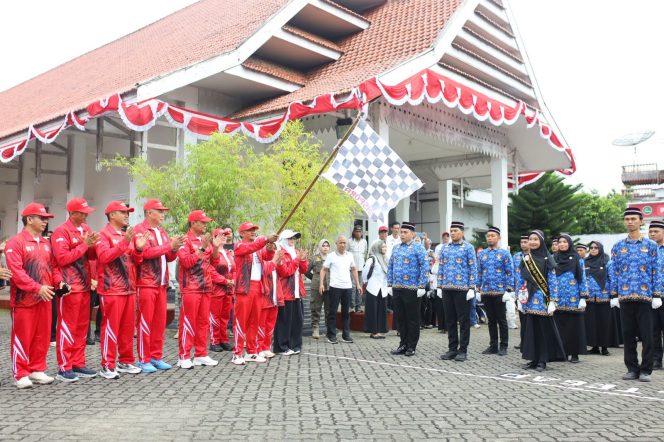 
 Wakapolres Bone Hadiri Pembukaan Lomba Gerak Jalan Antar OPD dan Kecamatan Sambut HUT ke-81 Kemerdekaan RI
