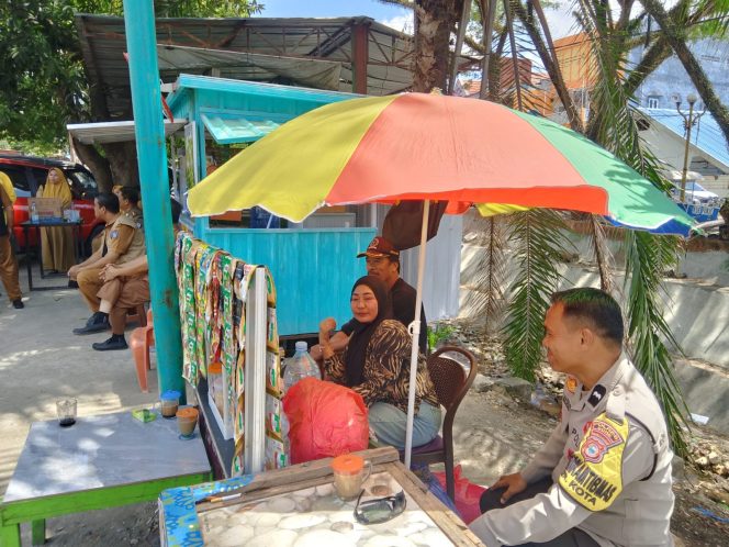 
 Perkuat Kamtibmas, Bhabinkamtibmas Aipda Andi Masriadi Aktif Sambangi Warga di Wilayah Binaan