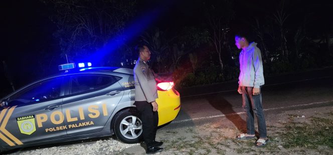 
 Pastikan Kamtibmas Kondusif di Wilayah Palakka, Personel Polsek Palakka Laksanakan Patroli