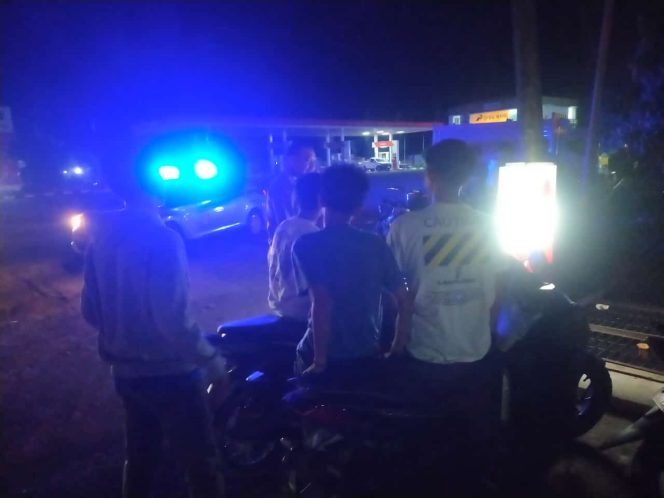 
 Polsek Mare Laksanakan Patroli Blue Light di Wilayah Hukumnya