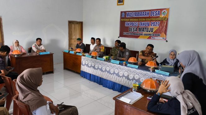 
 ‎Polsek Awangpone Musyawarah Desa Matuju Pembentukan Tim Penyusun RKPDes Tahun 2027 