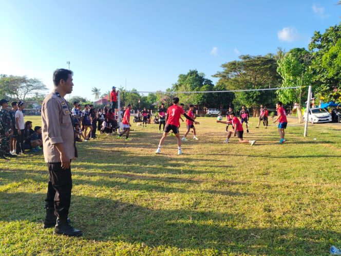 
 ‎Polsek Awangpone Laksanakan Pengamanan Final Bola Voli Umum HUT Ke-81 Kemerdekaan RI di Kecamatan Awangpone