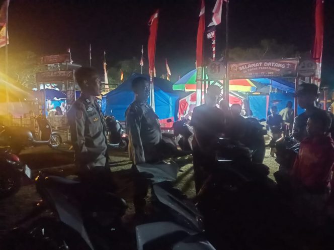 
 Personel Polsek Ulaweng Lakukan Patroli di Sekitar Area Perkemahan Lapangan Andi Makkulawu
