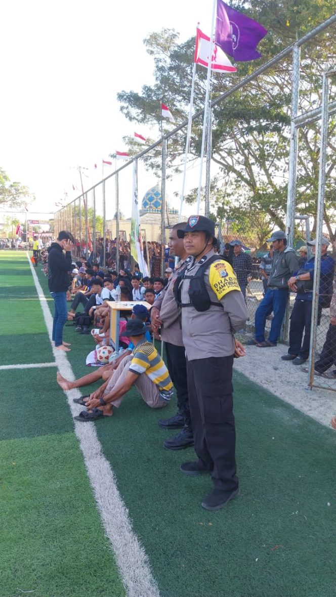 
 Semarak HUT RI ke-81, Polsek Ponre melaksanakan pengamanan turnamen sepak bola