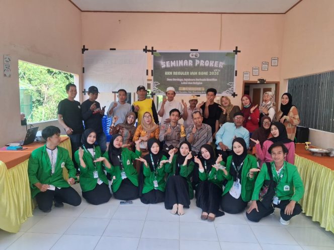 
 ‎Bhabinkamtibmas Polsek Cenrana Hadiri Seminar Program Kerja Mahasiswa KKN Reguler IAIN Bone