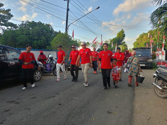 
 ‎Kapolsek Awangpone Jalan Santai dalam Rangka Peringatan HUT Ke-81 Kemerdekaan RI  ‎