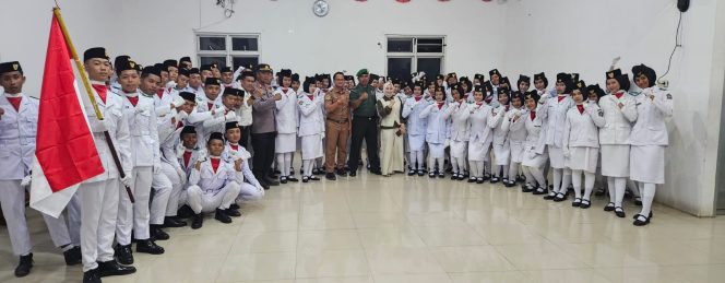 
 Kapolsek Ulaweng Hadiri Malam Pengukuhan Paskibra Kecamatan Ulaweng