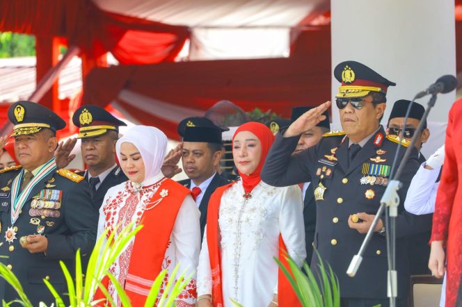 
 Kapolda Sulsel Hadiri Upacara HUT ke-81 Kemerdekaan RI di Rujab Gubernur Sulsel