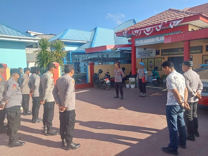 
 Pimpin Apel Pagi, Kapolsek Pelabuhan Beri Arahan Kepada Personilnya