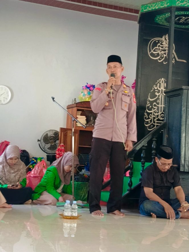 
 ‎Kapolsek Awangpone Hadiri Peringatan Maulid Nabi Muhammad SAW 1448 H di Desa Latekko  ‎