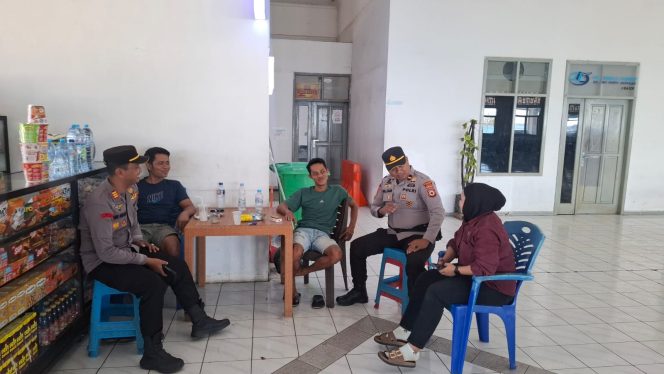 
 Lakukan Pembinaan Dan Silaturahmi, Temui Pedagang Di Gedung ASDP