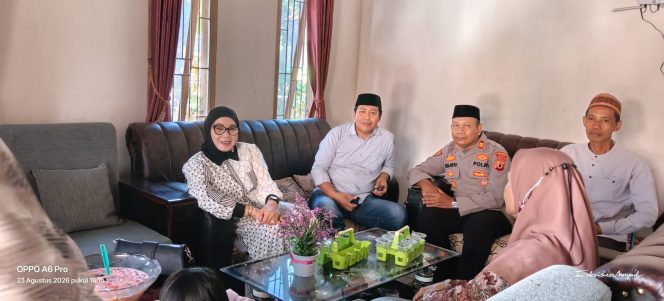 
 ‎Pererat Silaturahmi, Kapolsek Cenrana Sambangi Tokoh Masyarakat.